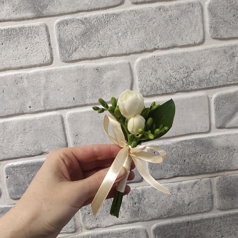 Buchet de Mireasă din Frezii + Butonieră